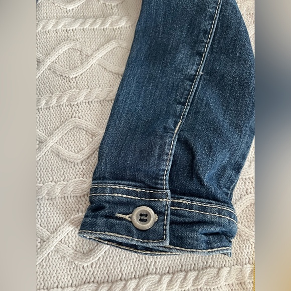 Maurices Denim Distressed Jacket with Button Details Women’s Size Medium - Picture 12 of 15